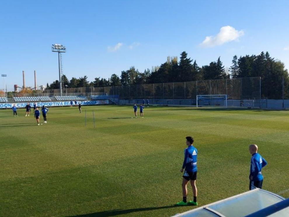 Mollejo y Grau, en primer término, en el entrenamiento de este jueves en la Ciudad Deportiva.