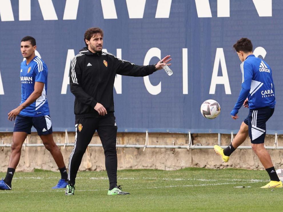 David Generelo, segundo entrenador zaragocista, dirigirá por tercera vez desde la banda al estar sancionado Escribá.