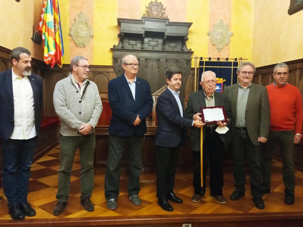 Homenaje del Ayuntamiento de Huesca a la familia Carrera.