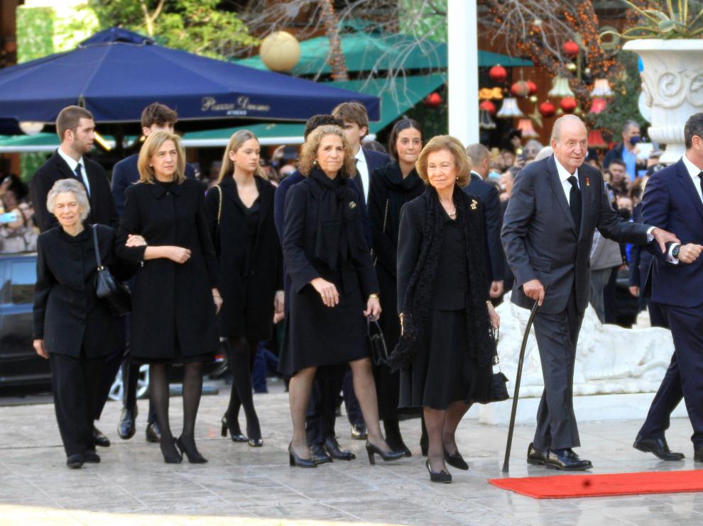 La realeza europea despide en Atenas al exrey Constantino de Grecia