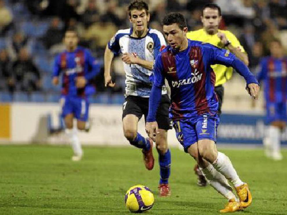 El delantero del Huesca Rubén Castro, durante el partido que enfrentó al Huesca con el Hércules.