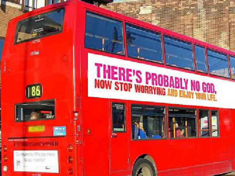 Imagen de uno de los autobuses británicos que exhibieron la misma campaña.