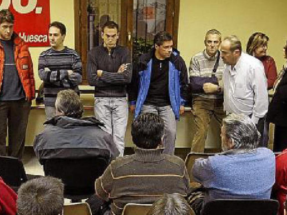Trabajadores de Oscainox en una asamblea.
