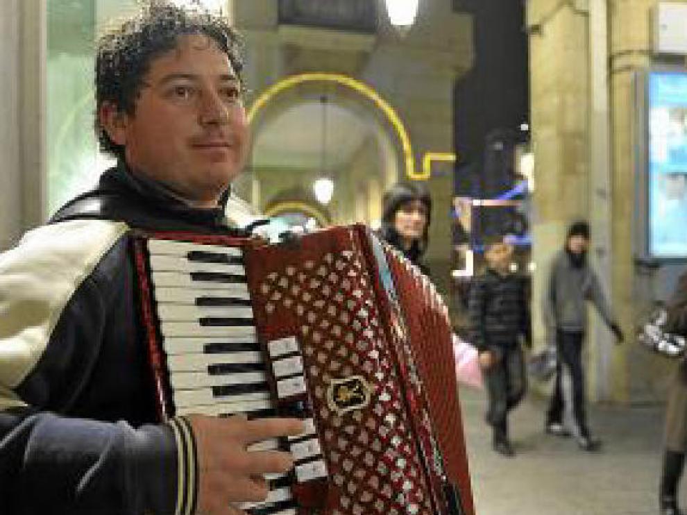El acordeonista rumano Ionel Ene