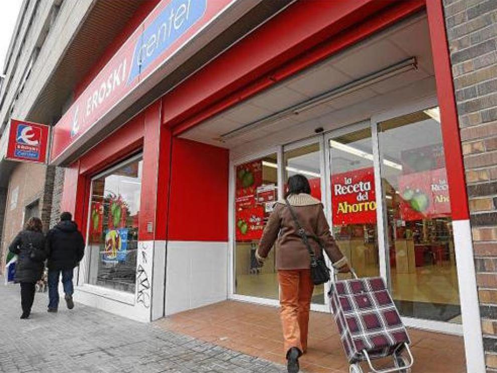 El supermercado Eroski Center de la calle de Ramón J. Sender de Huesca cerrará el próximo día 21 de enero