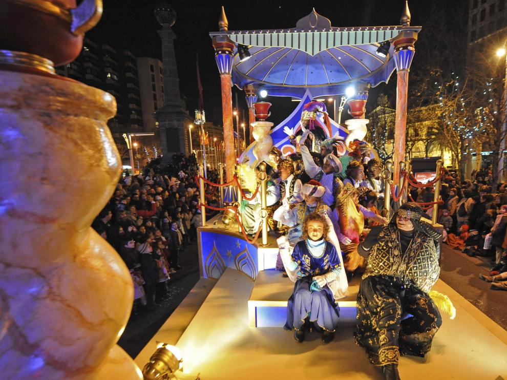 Cabalgata de Reyes por las calles de Zaragoza