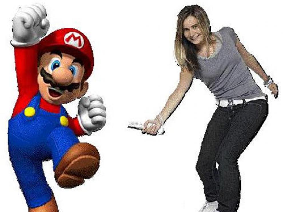 Mario, la 'mascota' de Nintendo, junto a una jugadora de la Wii