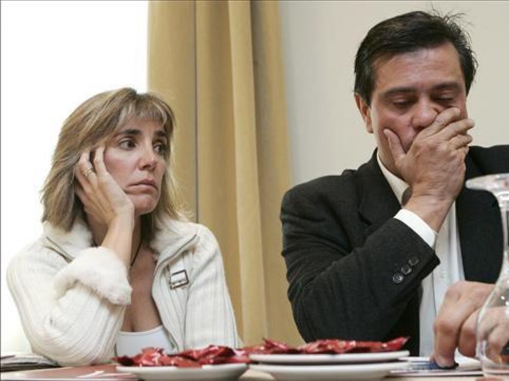 Los padres del niño en rueda de prensa