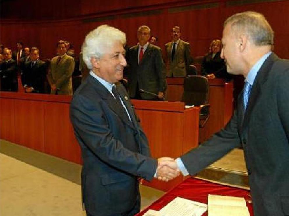 En diciembre de 2003 García Vicente volvió a jurar su cargo en las Cortes de Aragón