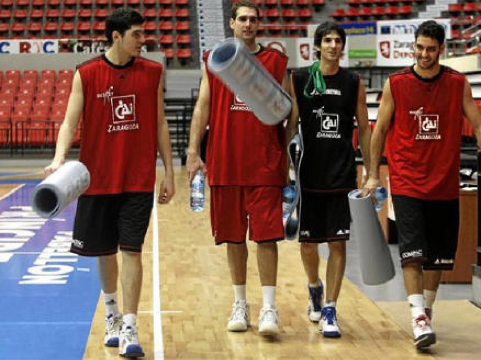 Iván García, Oliver Arteaga, Matías Lescano y Roberto Guerra al término de un entrenamiento de esta semana