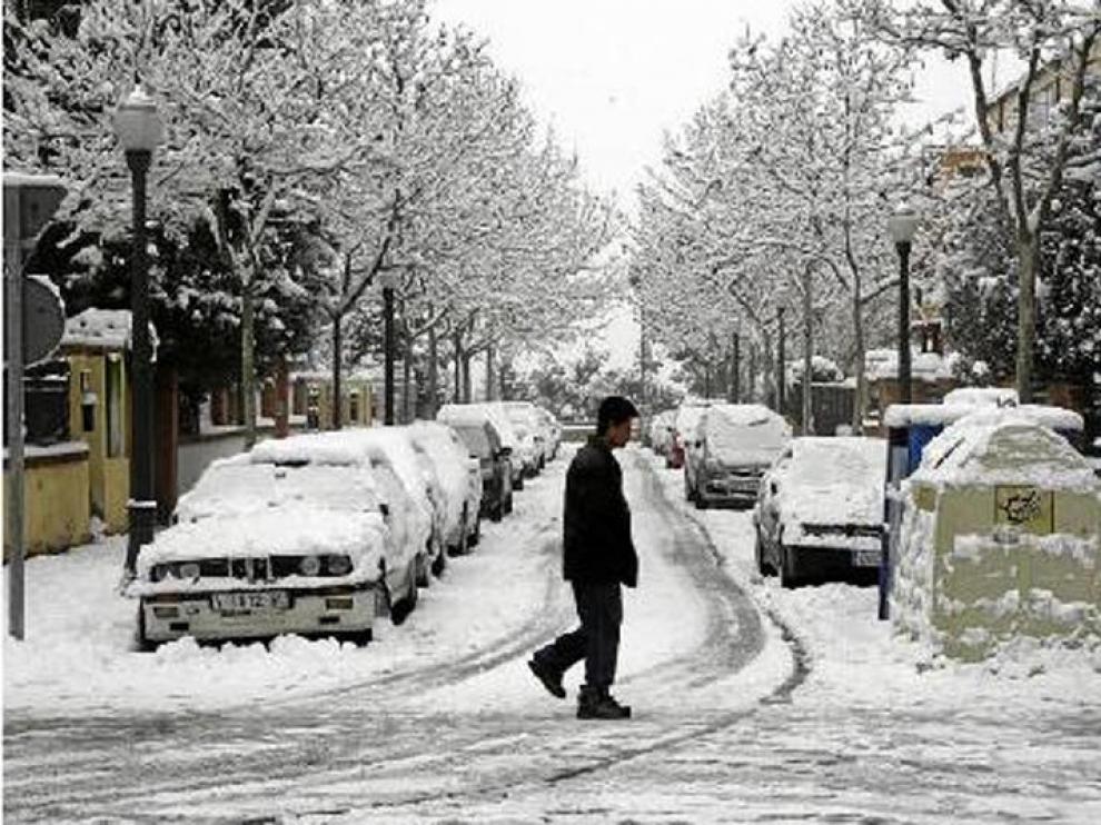 Las calles de Teruel seguían teniendo ayer por la mañana una apreciable capa de nieve.