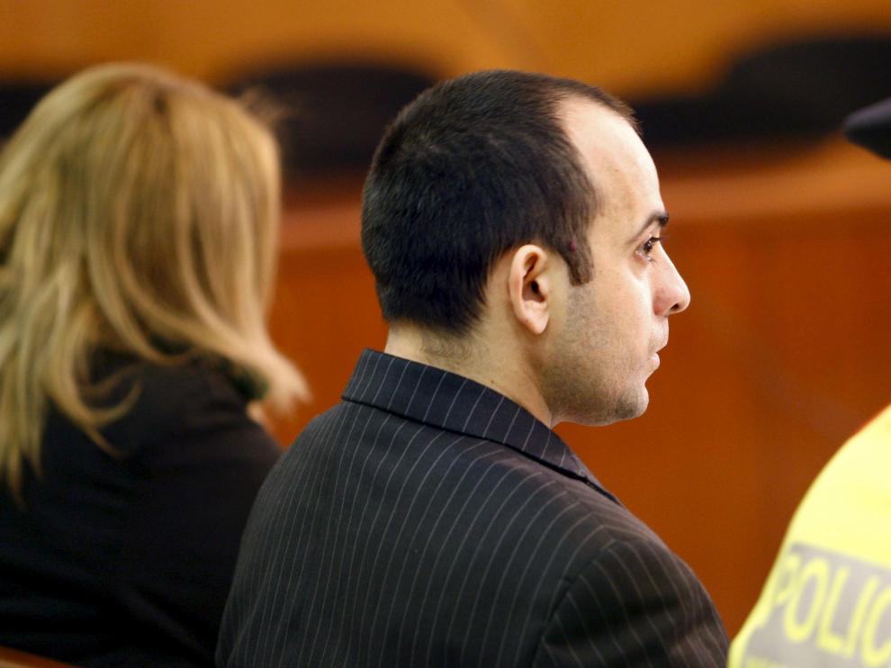 La madre y el padrastro de Alba durante el juicio
