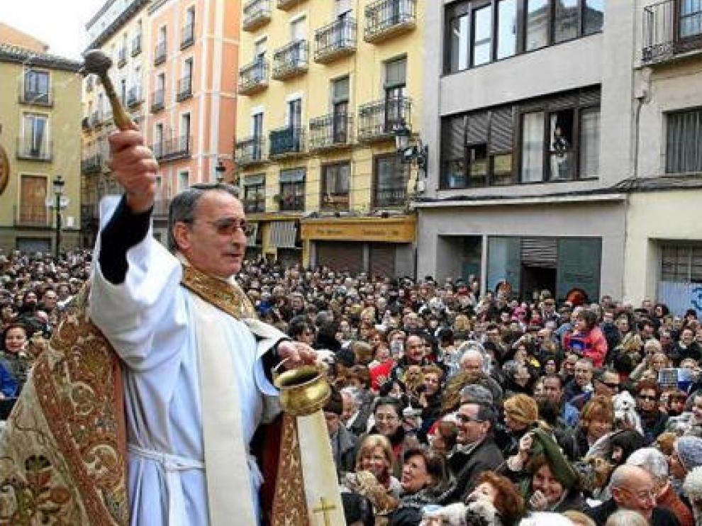 Jesús Domínguez, párroco de San Pablo, bendice a los animales por San Antón