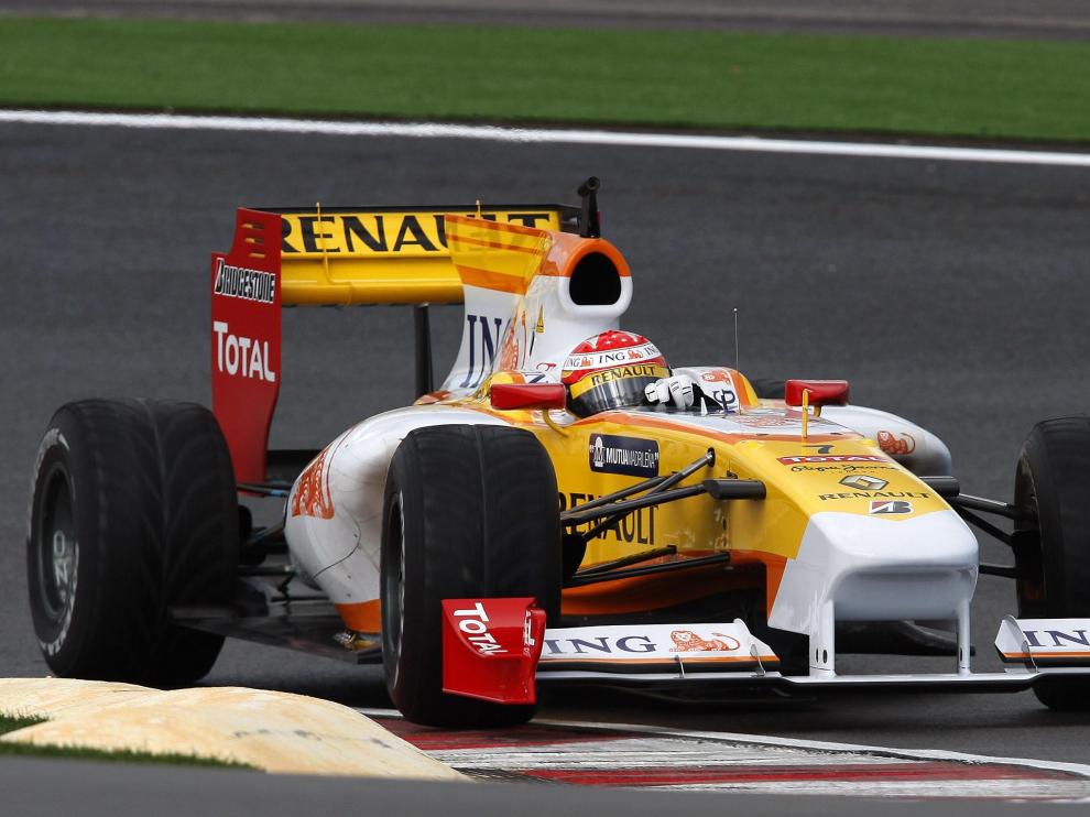 El español Fernando Alonso al volante de su nuevo monoplaza