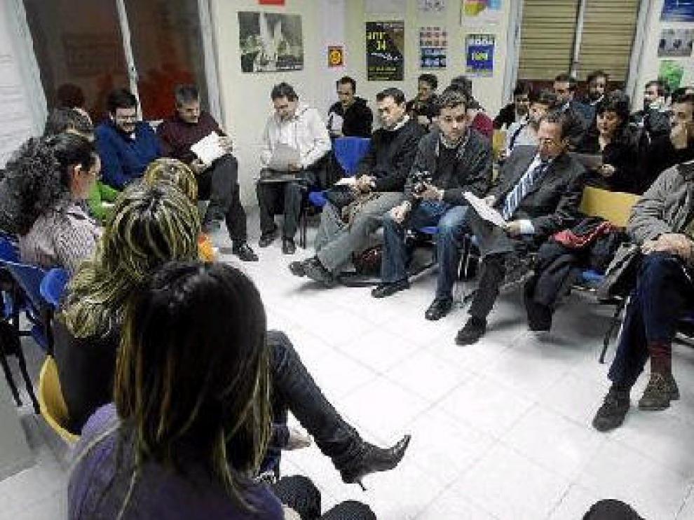 En la reunión del pasado jueves se acordó iniciar la campaña de firmas y el manifiesto