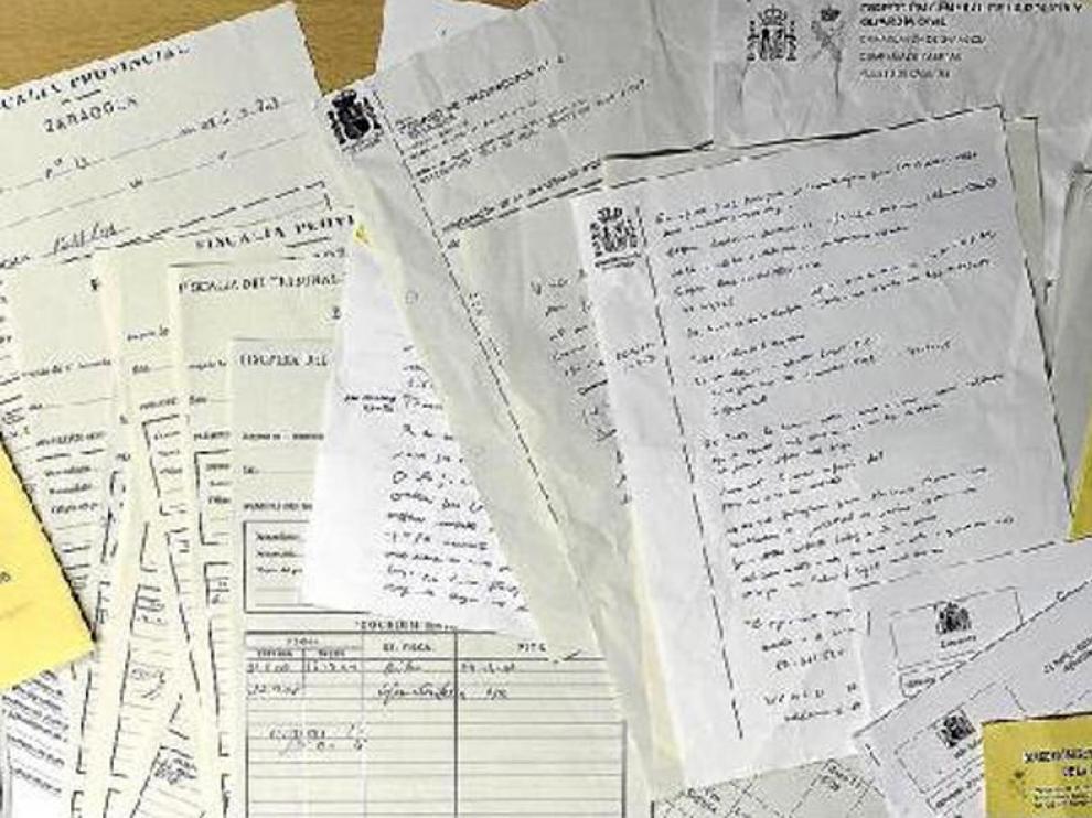 En el contenedor ubicado junto al TSJA aparecieron sentencias, informes y otros documentos.