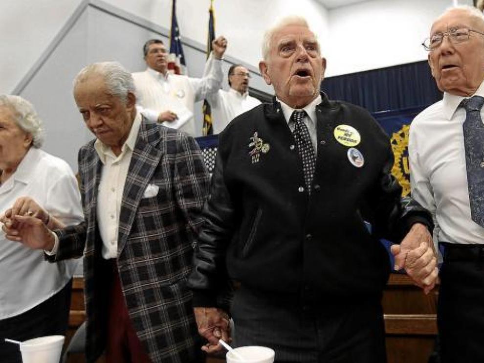 Homenaje a los más veteranos de GM que brindó el sindicato UAW en Flint (Michigan) al cumplirse 72 años de la firma del primer convenio con la multinacional