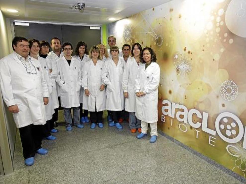 Los profesionales de Araclon Biotech llevan trabajando contra el alzhéimer desde 2004.