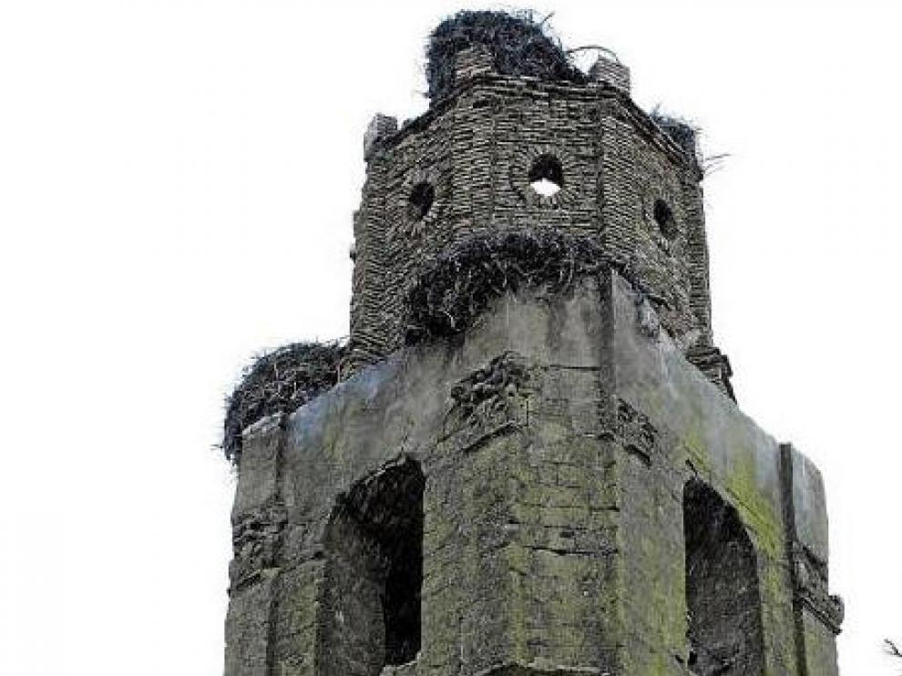 Así quedó la torre de la iglesia de Tramaced, tras desplomarse una parte el pasado jueves