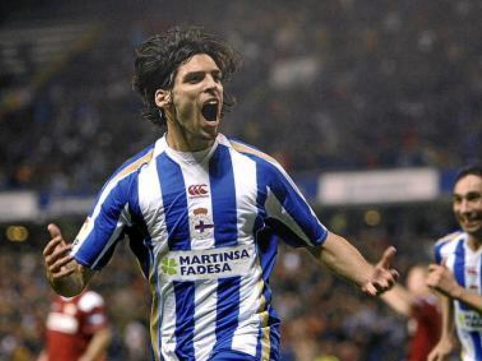 Lafita celebra un gol con el Deportivo.