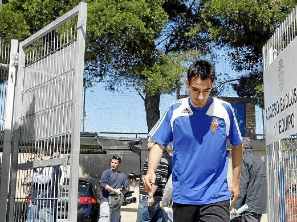 Vicente Pascual abandona la Ciudad Deportiva.