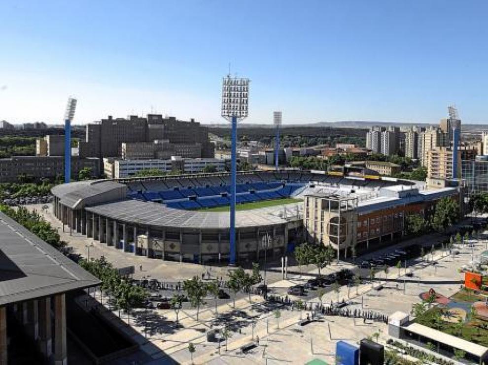 La parcela comercial, administrativa y hotelera está entre la plaza y el campo de la Romareda.