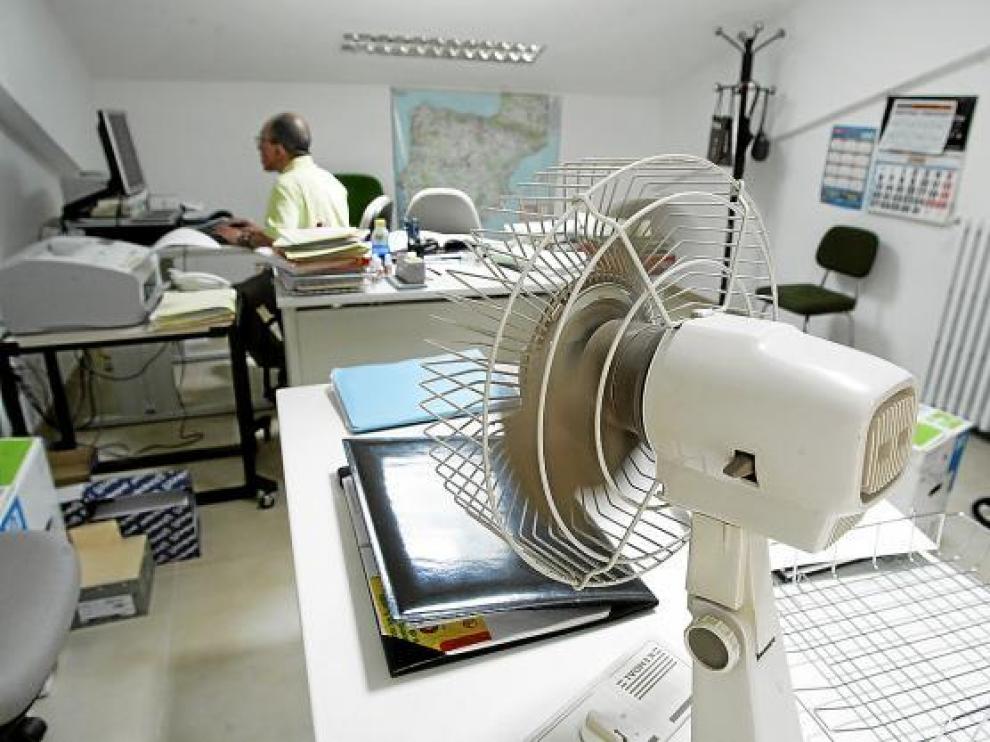 Los empleados de la fiscalía trabajan a temperaturas de más de 30 grados.