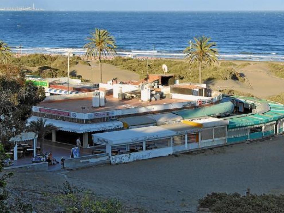 Centro comercial en plena playa del Inglés, en Maspalomas, Gran Canaria.