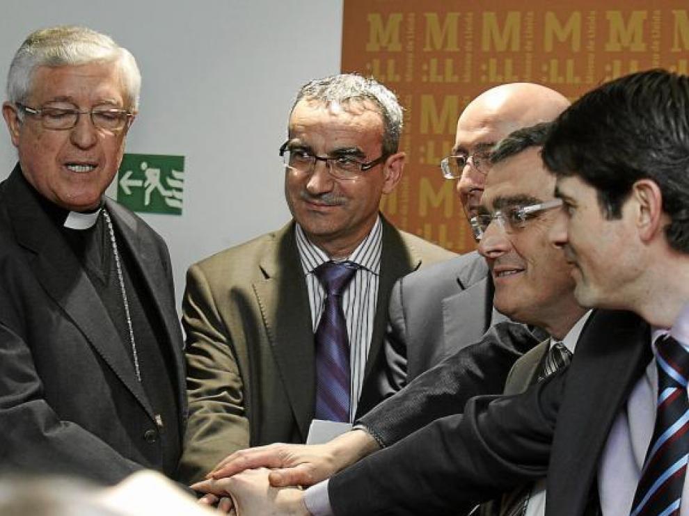 El obispo de Lérida y los representantes del resto de instituciones del Consorcio, en su última reunión.