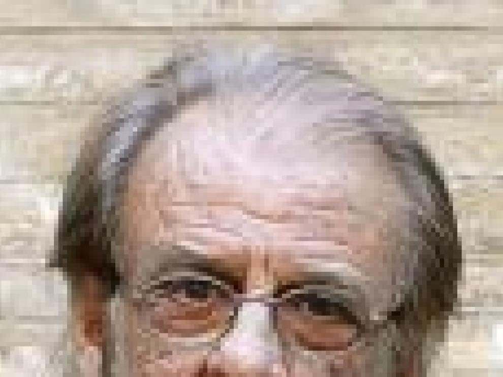 Luis E. Aute.