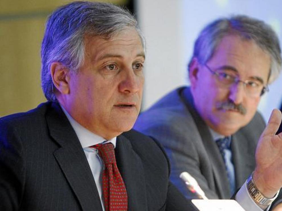 EL comisario de Transportes de la UE, Antonio Tajani, ayer durante la rueda de Prensa.