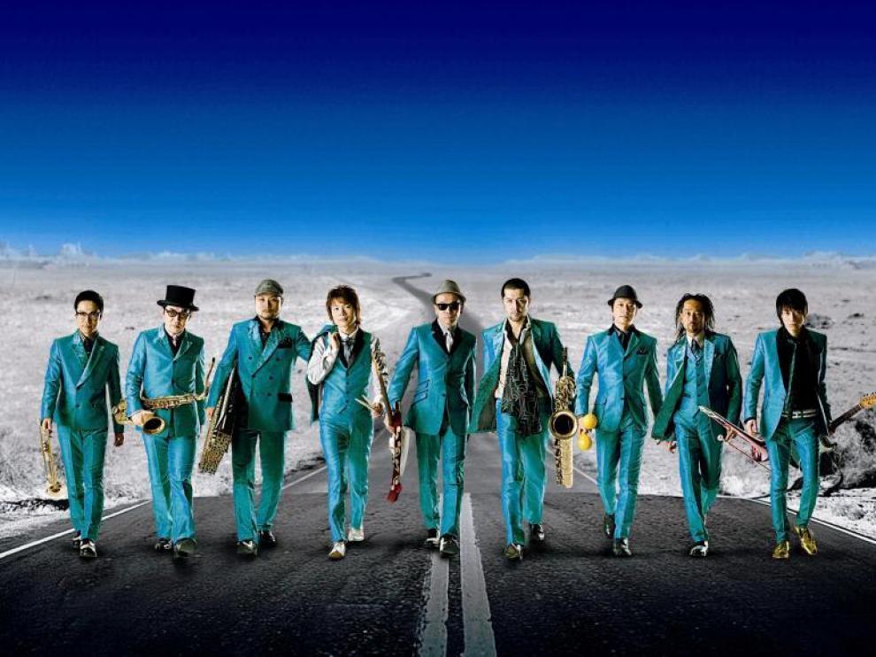 La banda japonesa Tokyo Ska Paradise Orchestra que comparte cartel hoy en el Festival Castillo de Aínsa con los sevillanos La Selva Sur.
