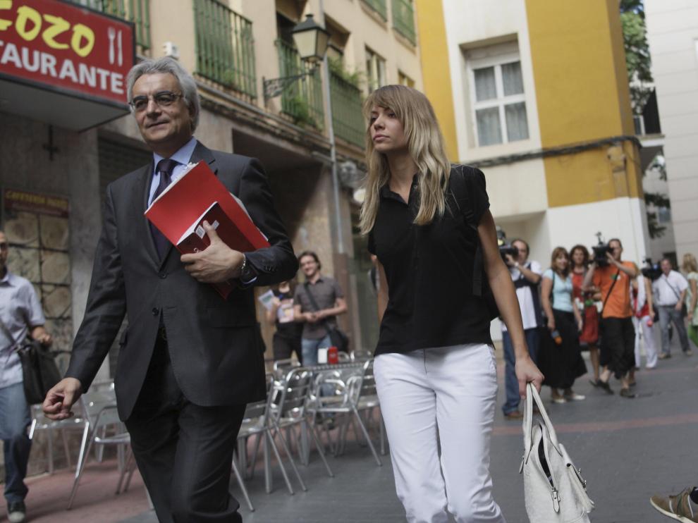La hija de Belloch de camino al juzgado