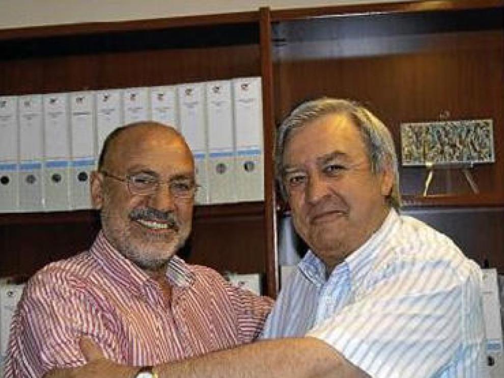 José Luis Mainar (izq.) y su antecesor Santiago Begué.