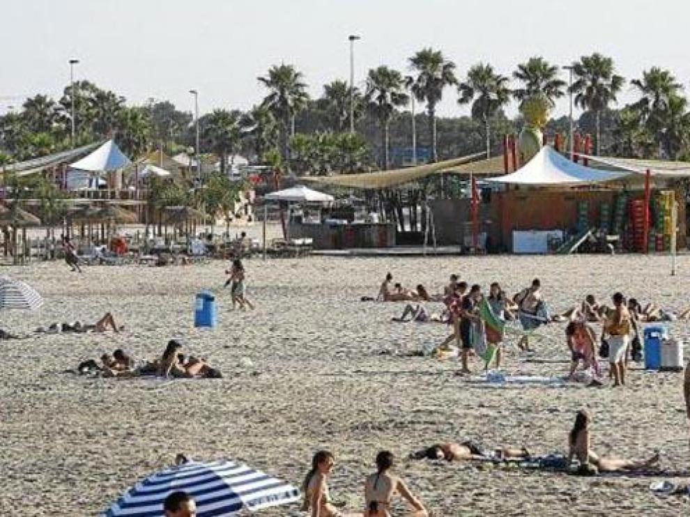 Chiringuito en la playa de El Gurugú, en Castellón, a finales del pasado mes de junio