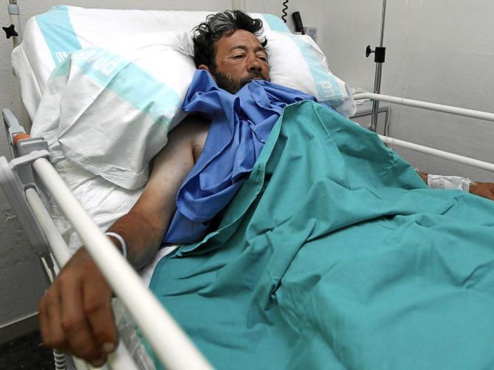 Santiago Forcano se recupera en una cama del Obispo Polanco de los navajazos recibidos el pasado domingo en San Martín del Río.