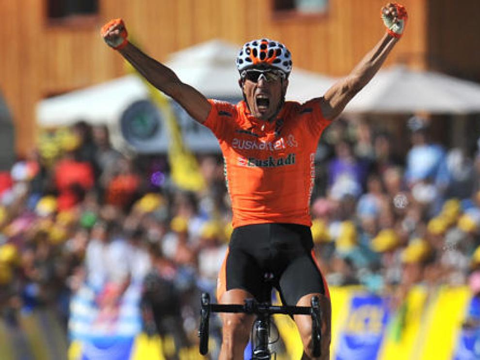 Mikel Astarloza celebra la victoria