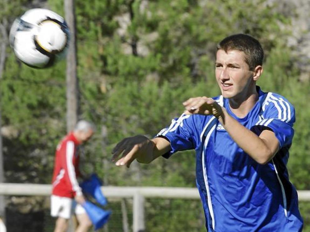 El joven Kevin Lacruz durante un entrenamiento en Navaleno.