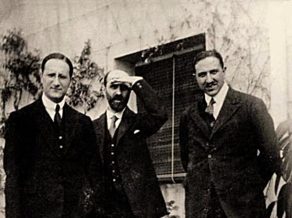 Juan Ramón, con los también poetas Jorge Guillén y Pedro Salinas.
