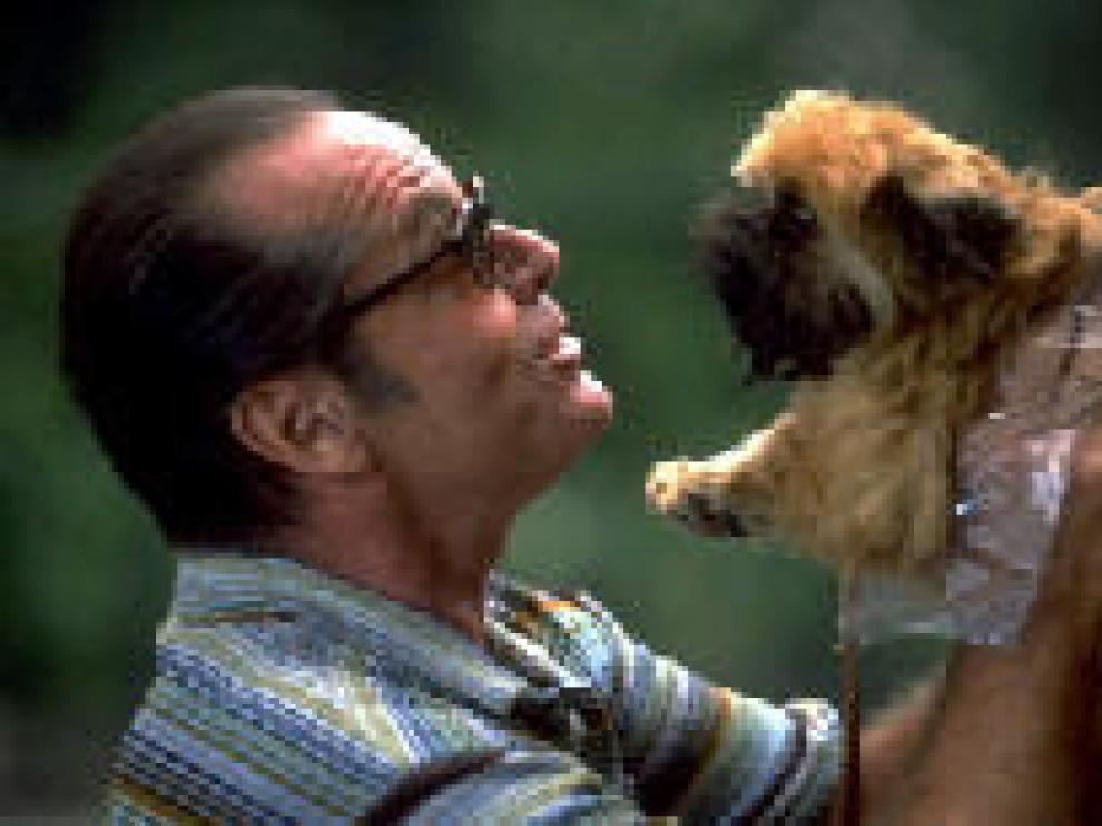 El actor Jack Nicholson durante su interpretación de un maniático en la película 'Mejor imposible'