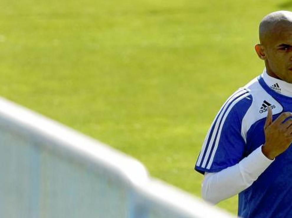 Ewerthon se ejercita en la Ciudad Deportiva.