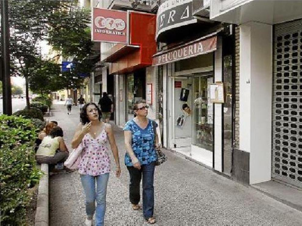 Cada vez es más frecuente ver locales vacíos, en alquiler o venta, en la capital