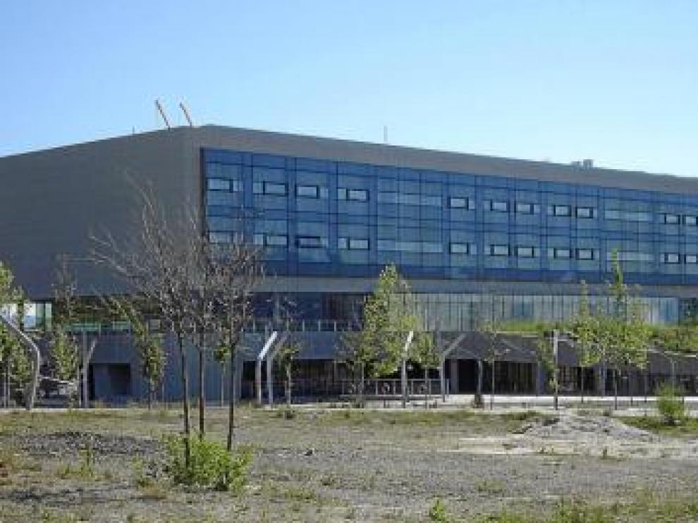 La empresa cuenta con dos complejos hoteleros de lujo en Las Margas -izquierda- y en el balneario de Panticosa.
