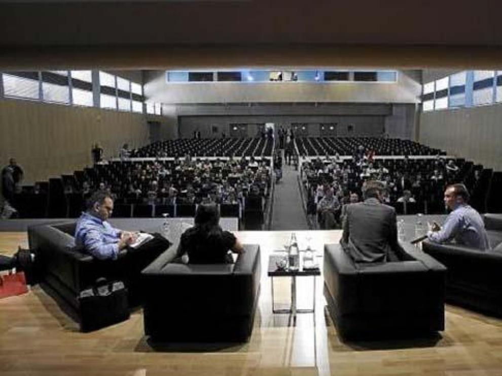 El auditorio del World Trade Center acogió las conferencias en Zaragoza