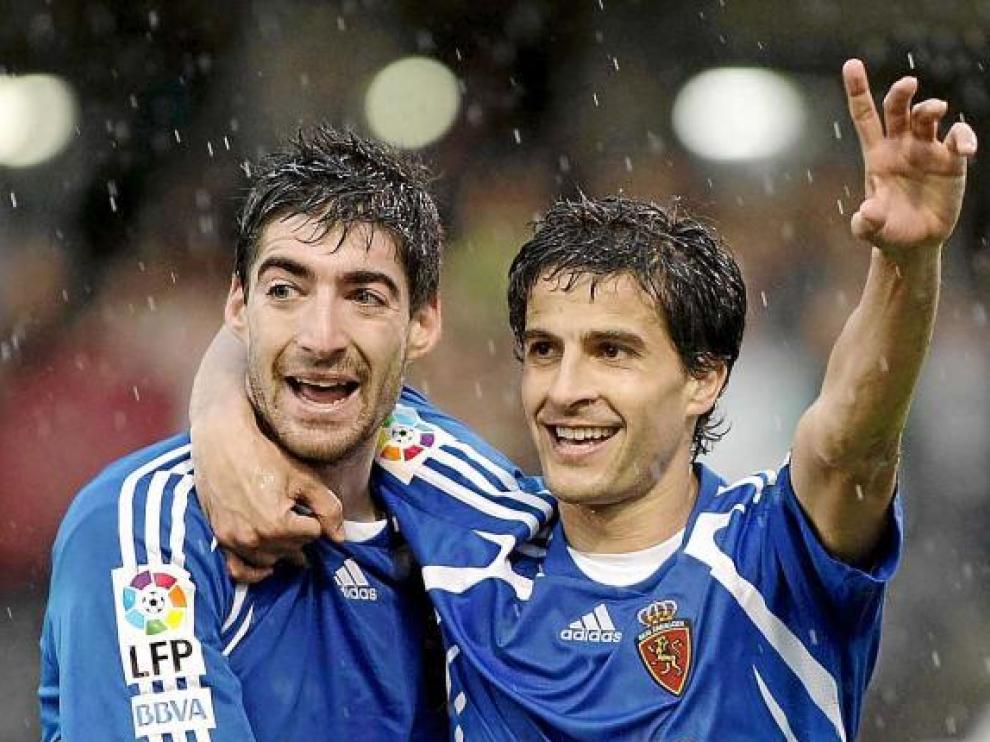 Arizmendi y Jorge López celebran uno de los goles de la temporada pasada.