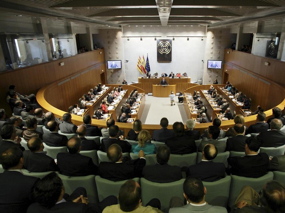 Pleno de las Cortes de Aragón, durante el debate