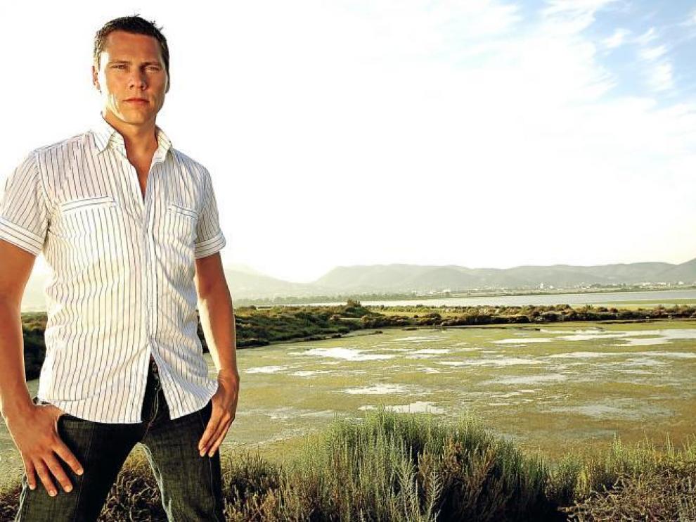 El holandés DJ Tiësto ha hecho un hueco en su apretadísima agenda para pinchar esta noche en Zaragoza.