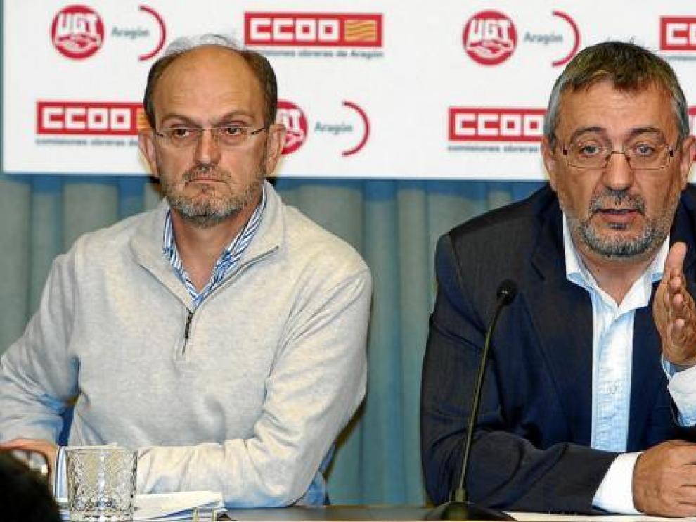 El secretario general de UGT Aragón, Julián Lóriz, y el de CC. OO. Aragón, Julián Buey, ayer.