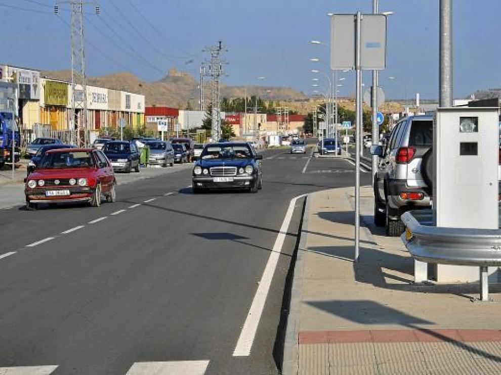 Dos de las cabinas están en la Ronda de la Industria, una vía de dos carriles por sentido.