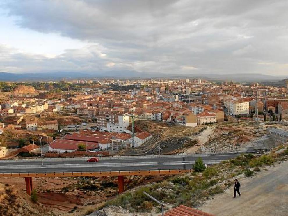 El PGOU prevé colmatar la zona comprendida entre la Perimetral -en primer término- y el casco urbano.